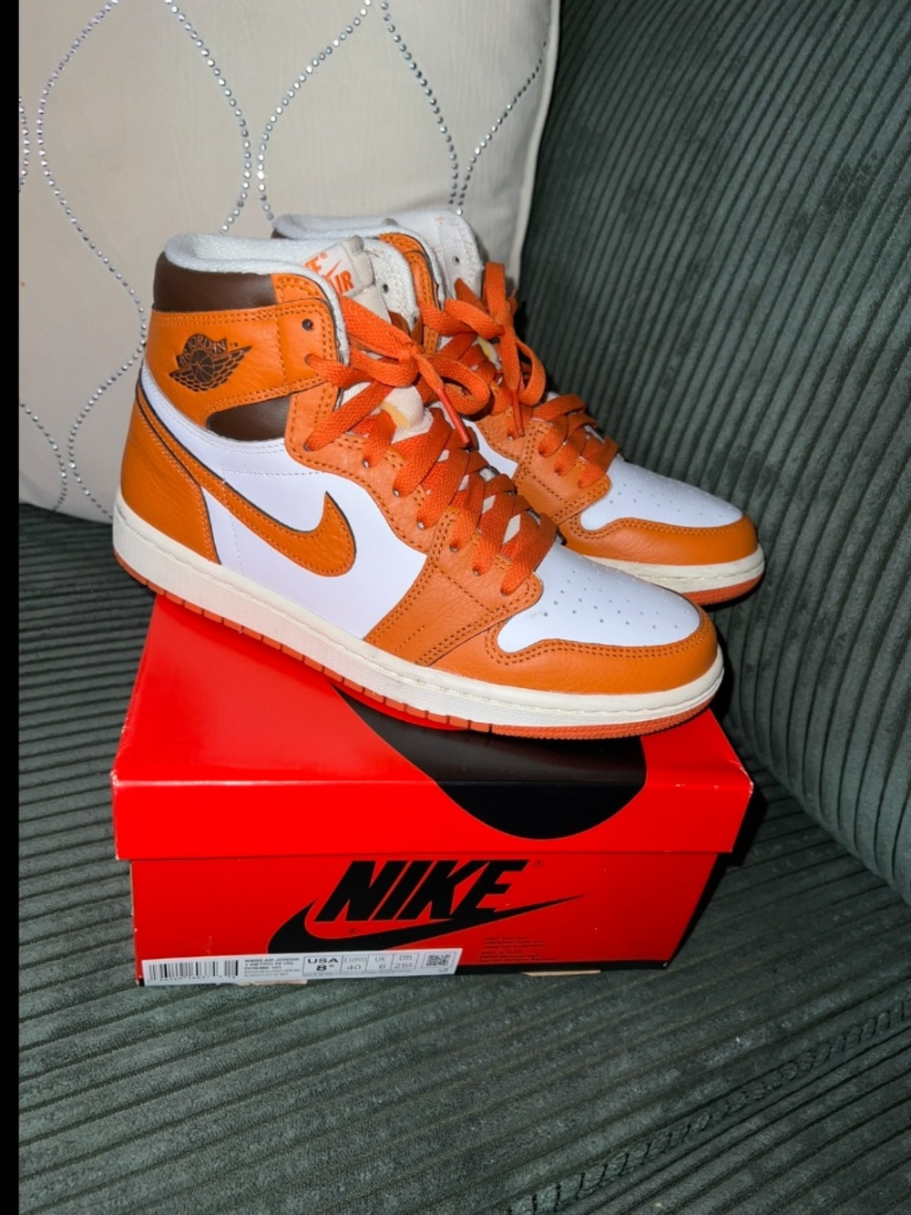 Woman’s Air Jordan 1 Retro Hi OG